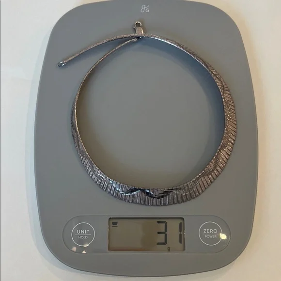 Elegant Silver Necklace - Picture 9 of 9